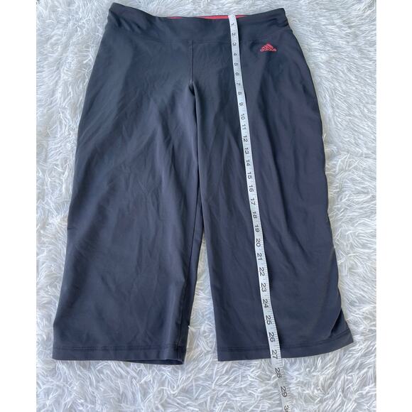 Adidas Activewear Legging cropped Sz M gently used - Picture 3 of 7